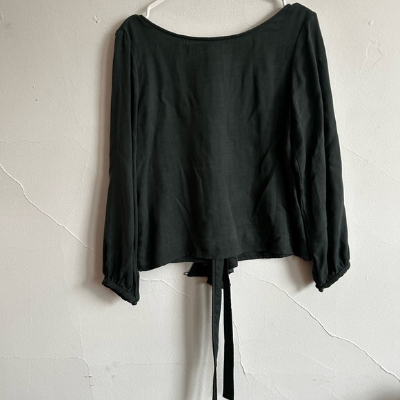 Vetta Emerald Green Wrap Multi Way Capsule Top - Picture 2 of 8